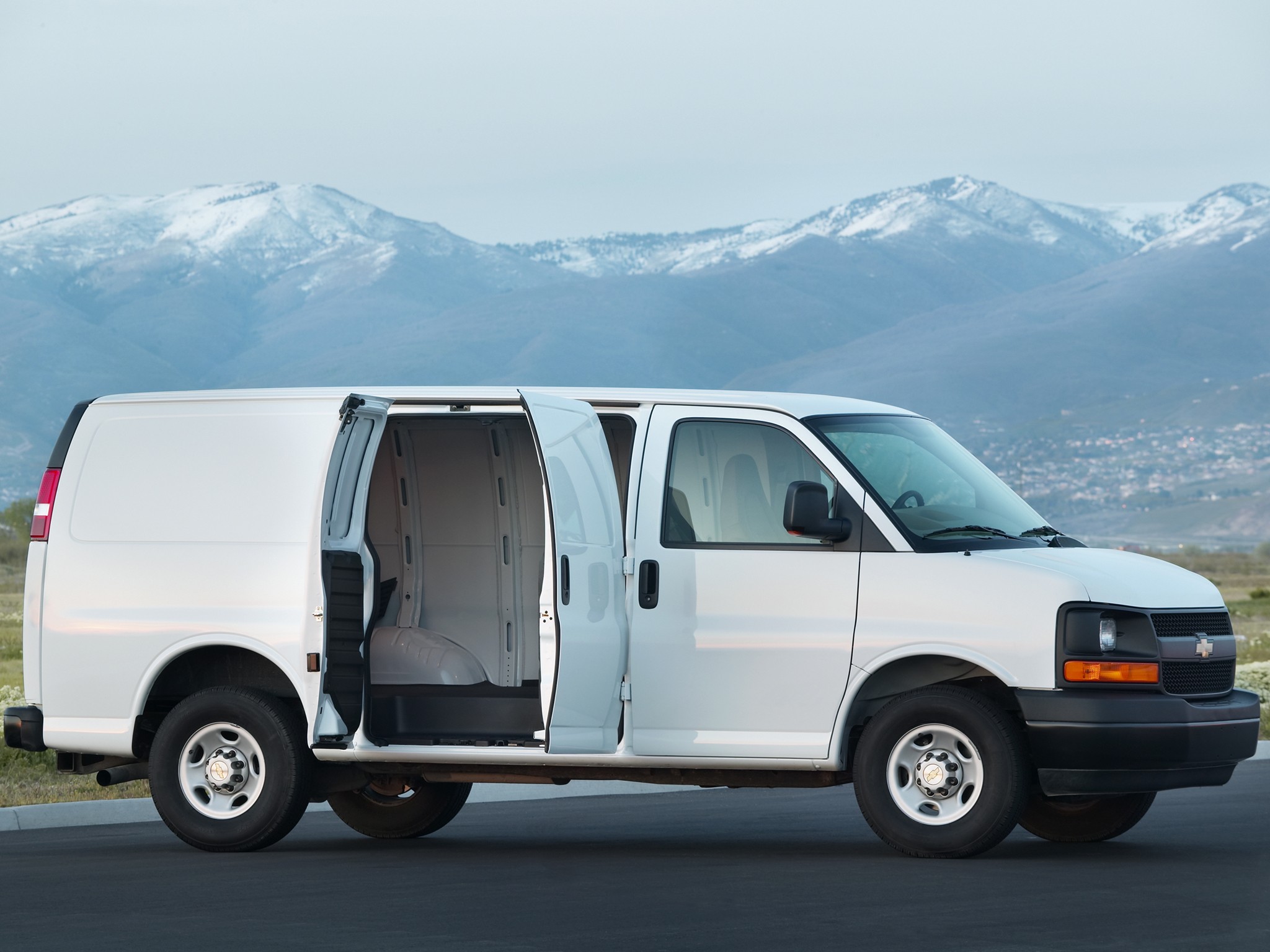 Chevrolet Express photo 25