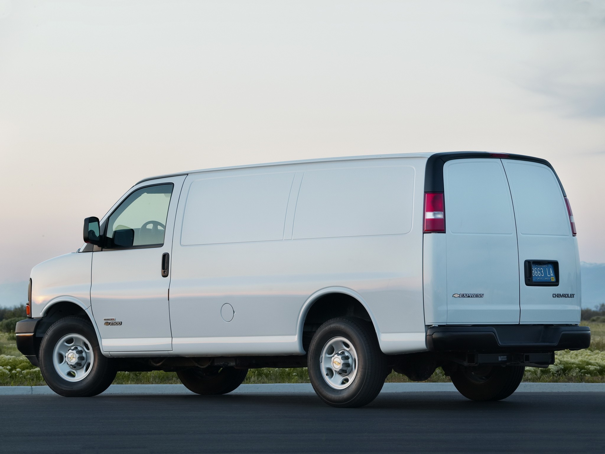 Chevrolet Express photo 26