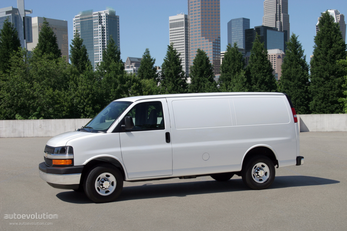 Chevrolet CHEVROLET Express 5.3L V8 Flexfuel 4AT RWD (300 HP)