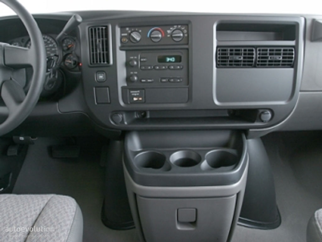 Chevrolet Express photo 45