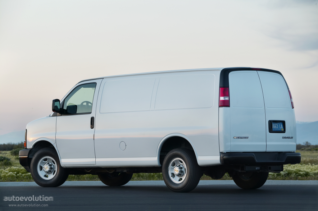 Chevrolet Express photo 2