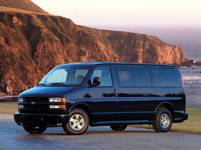 Chevrolet Express photo 3