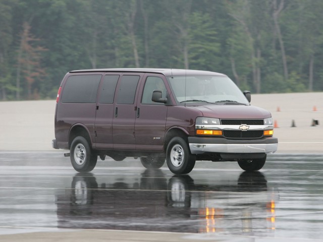Chevrolet Express photo 9