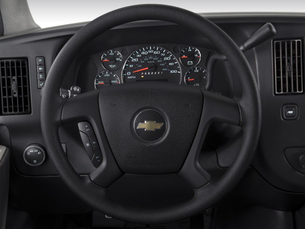 Chevrolet Express photo 20
