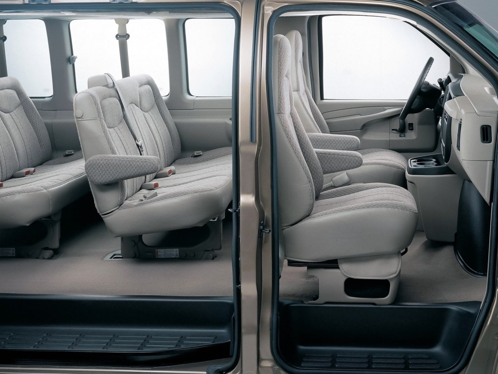 Chevrolet Express photo 22