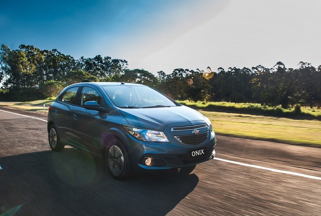Chevrolet Onix photo 9