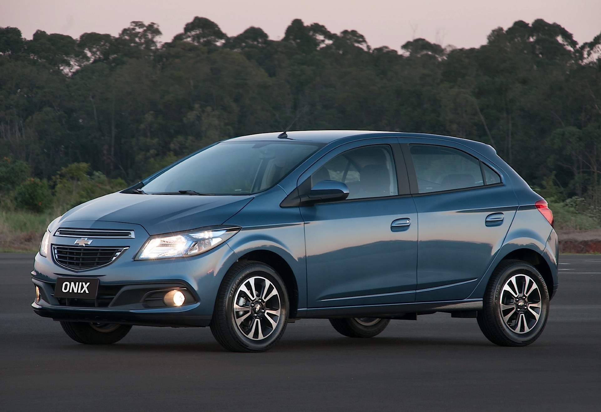 Chevrolet Onix photo 17