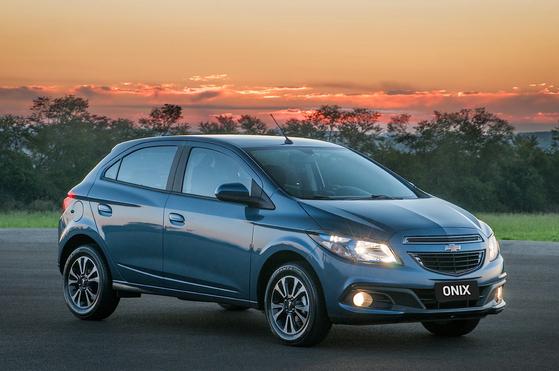 Chevrolet Onix photo 19