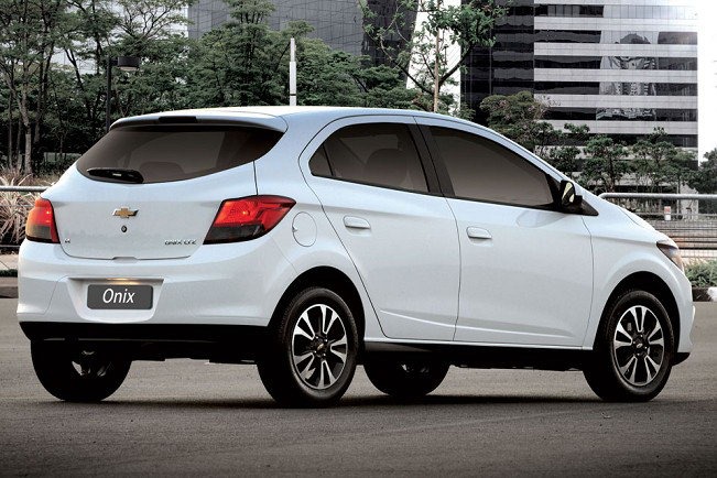 Chevrolet Onix photo 4