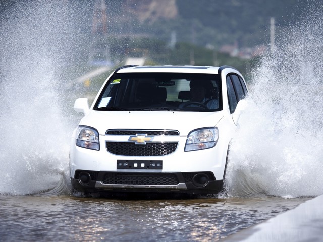 Chevrolet Orlando photo 37