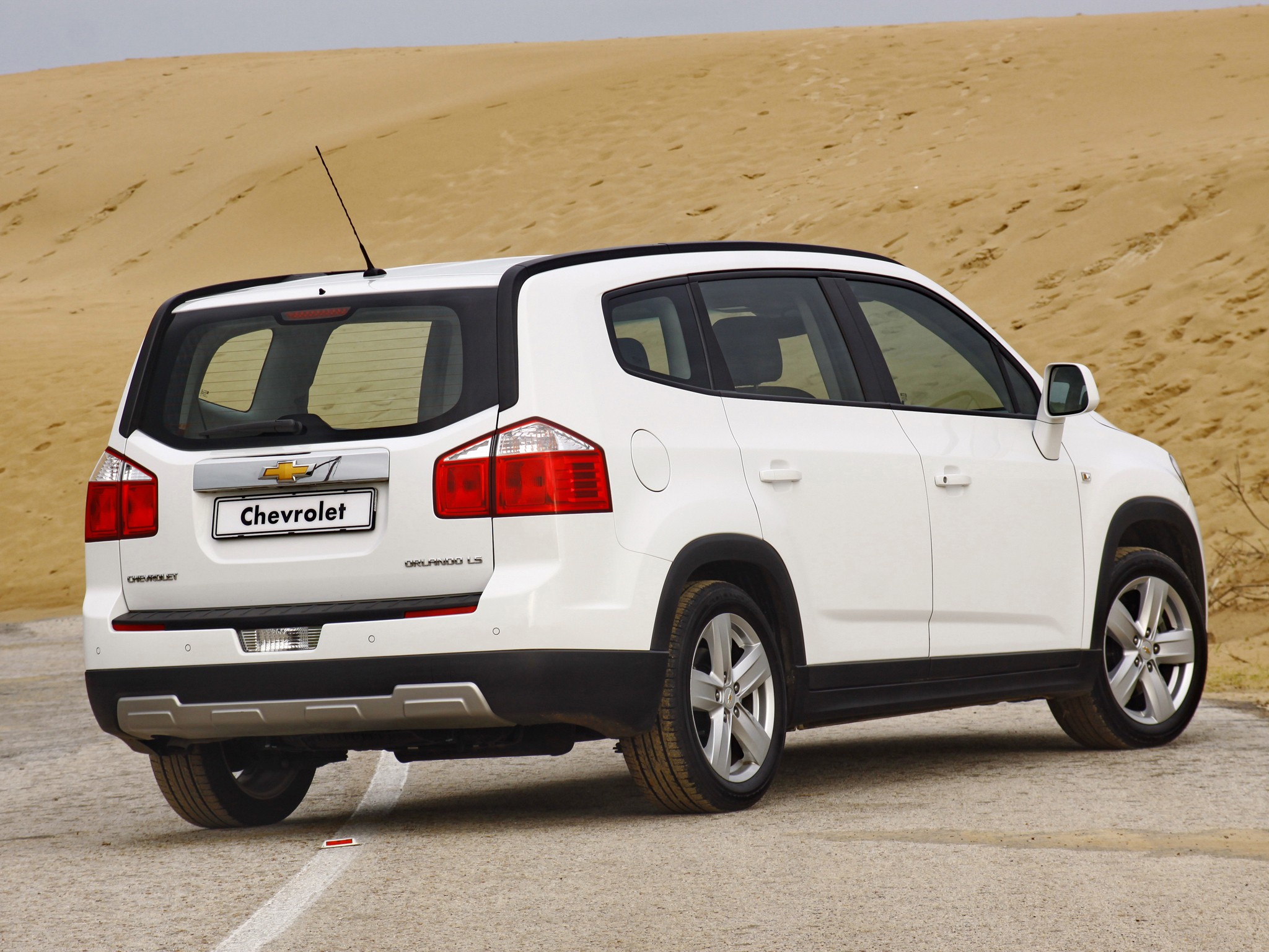 Chevrolet Orlando photo 54