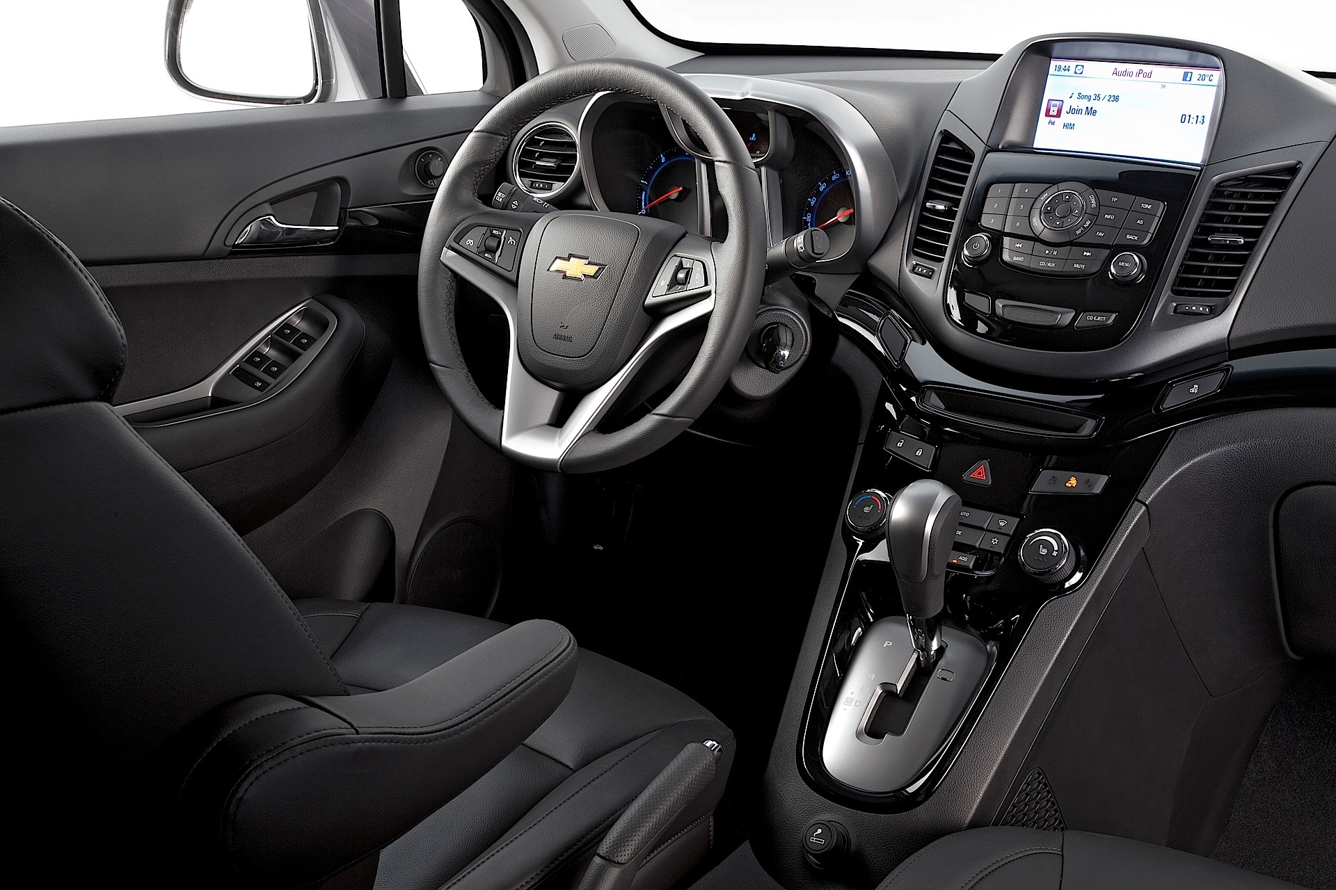 Chevrolet Orlando photo 61