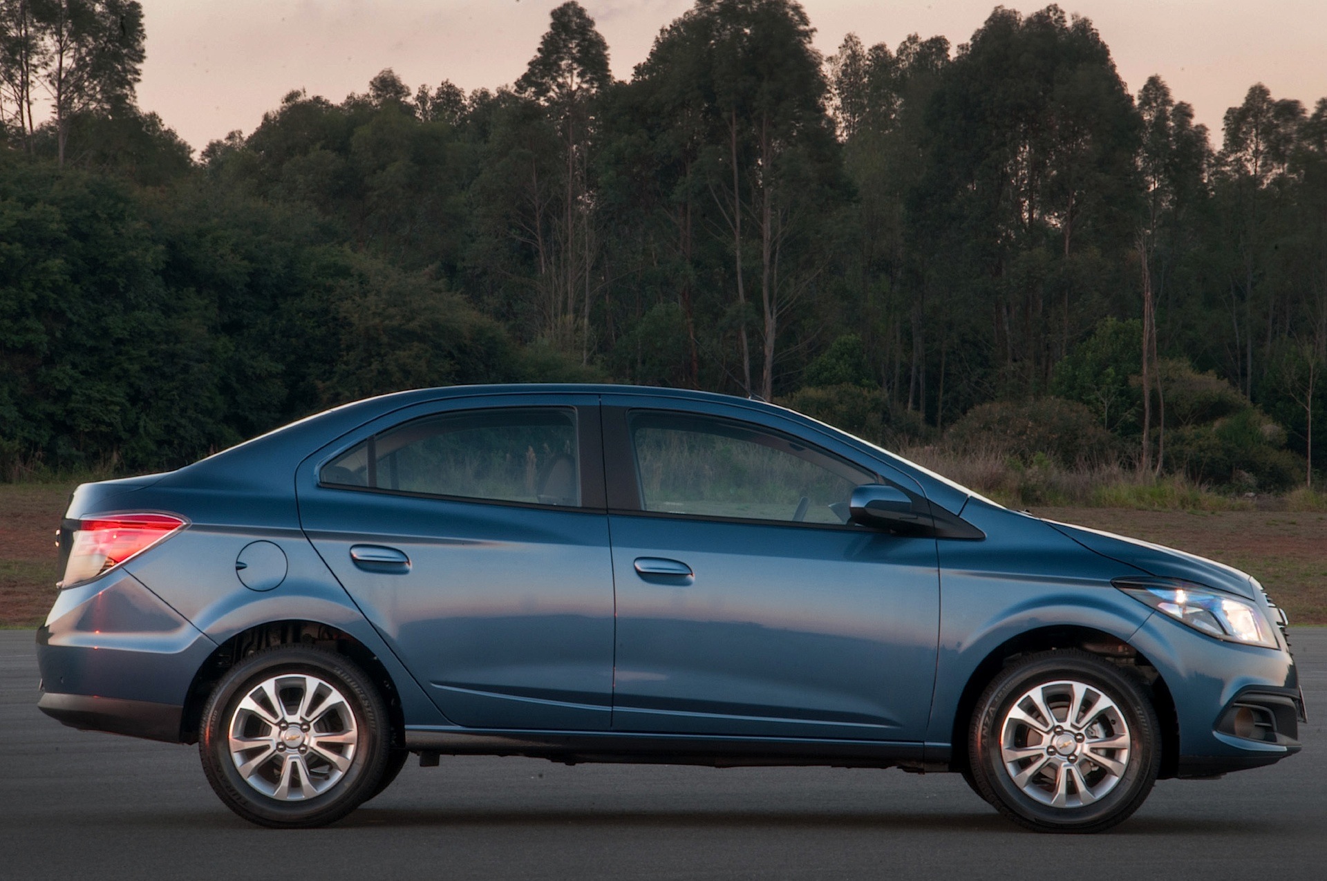 Chevrolet Prisma photo 28