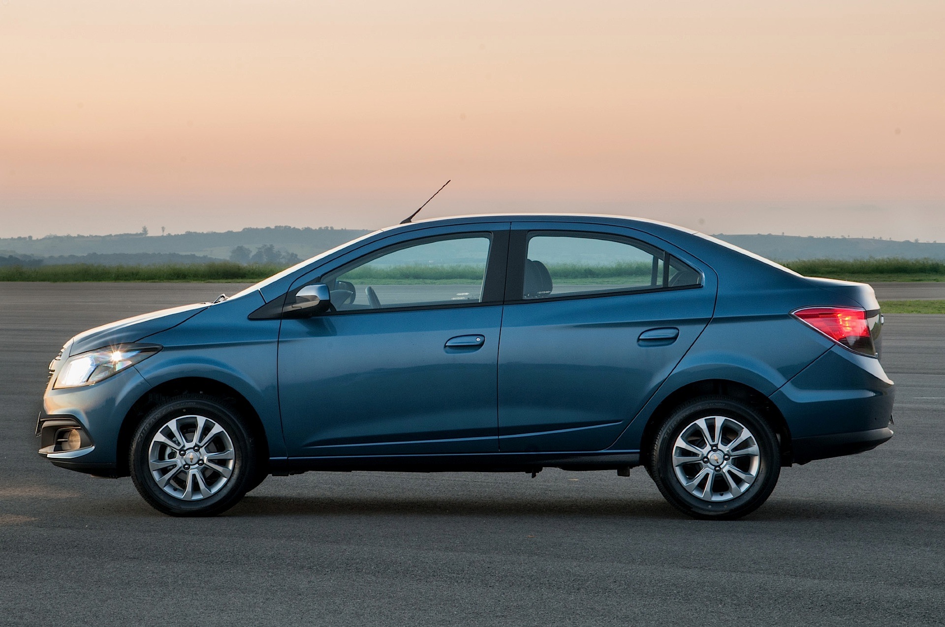 Chevrolet Prisma photo 36