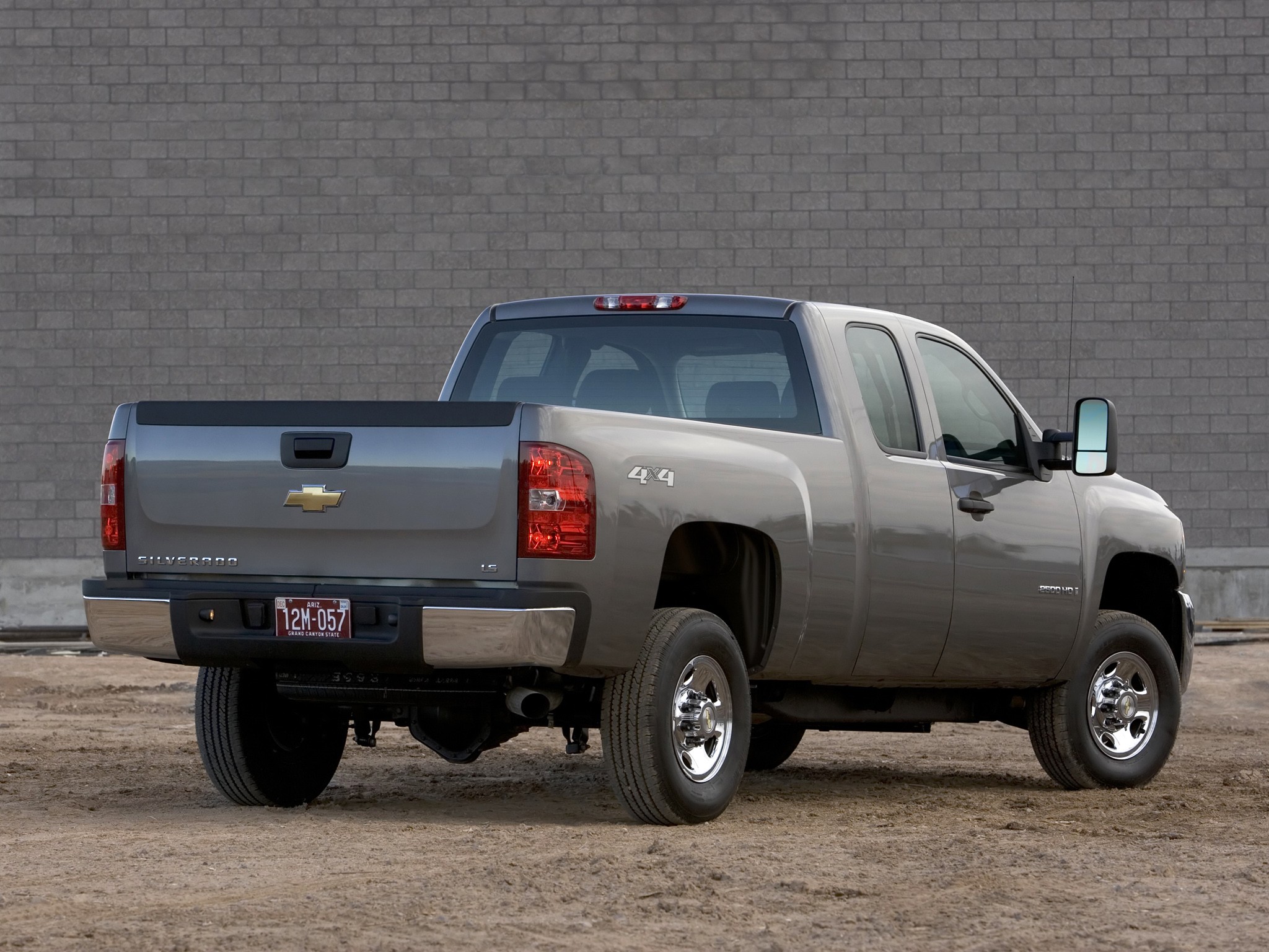Chevrolet Silverado 2500Hd photo 12