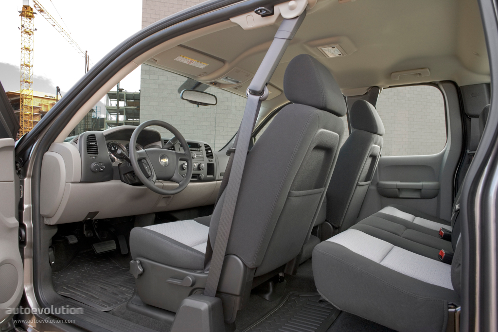 Chevrolet Silverado 2500Hd photo 23