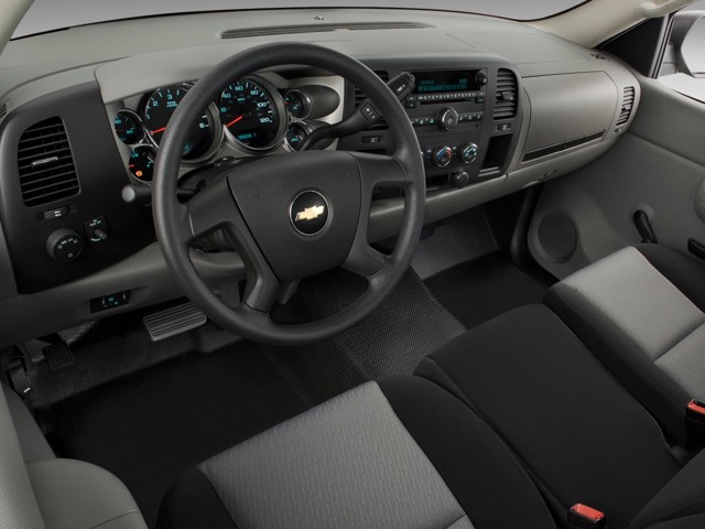 Chevrolet Silverado 2500Hd photo 17