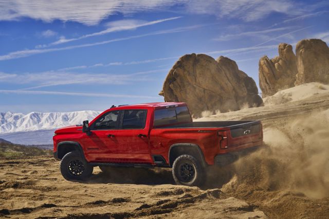 Chevrolet Silverado 2500Hd photo 2