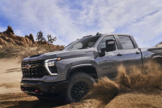 Chevrolet Silverado 2500Hd photo 13
