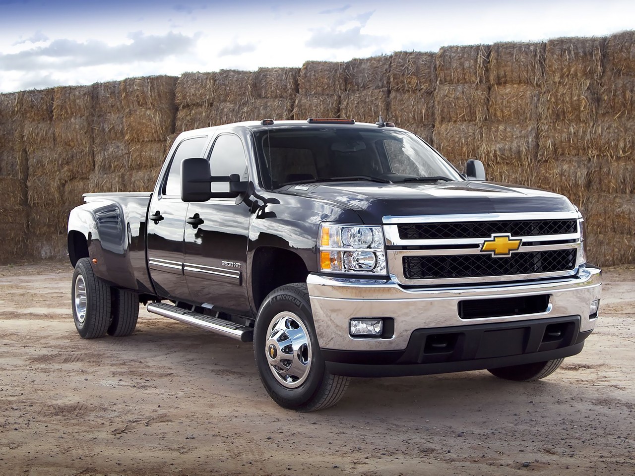 Chevrolet Silverado 3500Hd photo 13