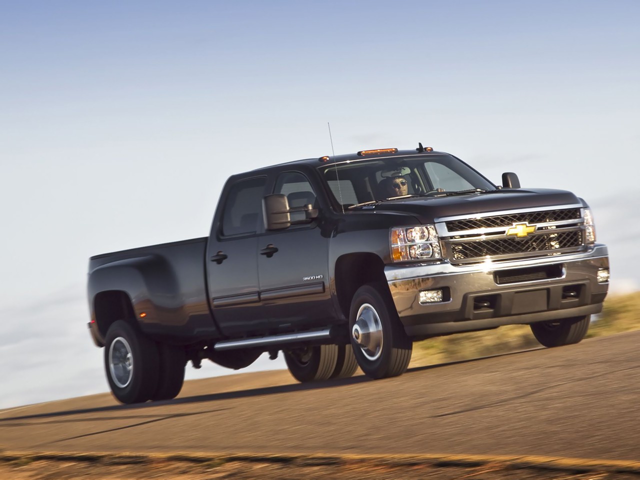 Chevrolet Silverado 3500Hd photo 14