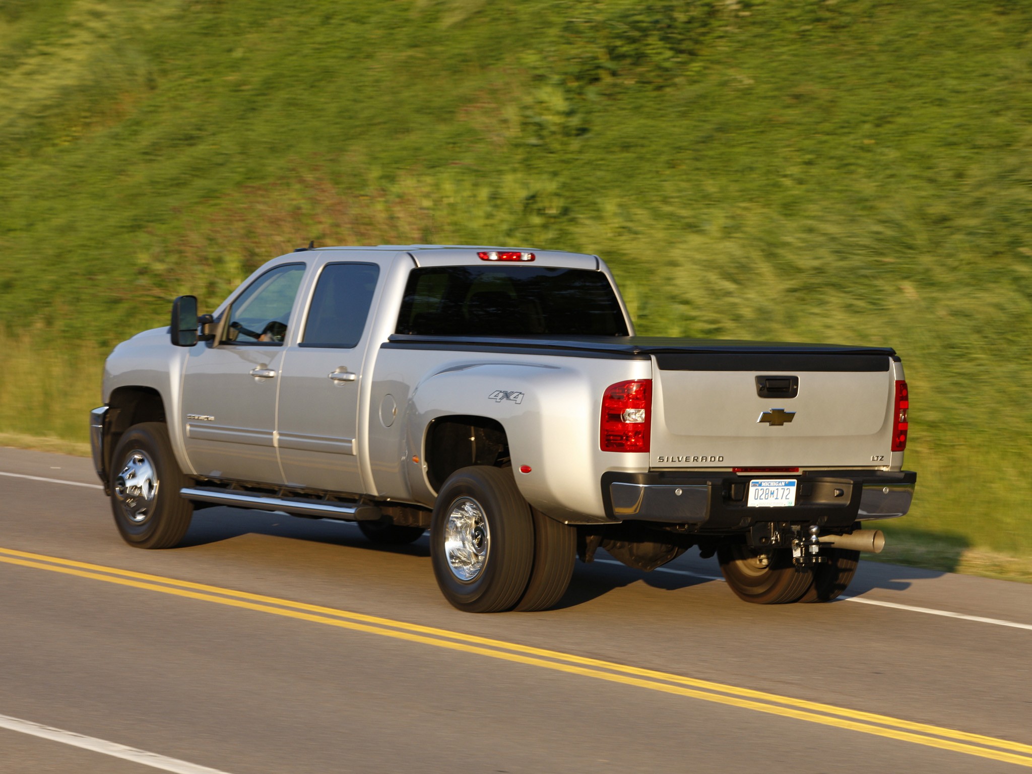 Chevrolet Silverado 3500Hd photo 18
