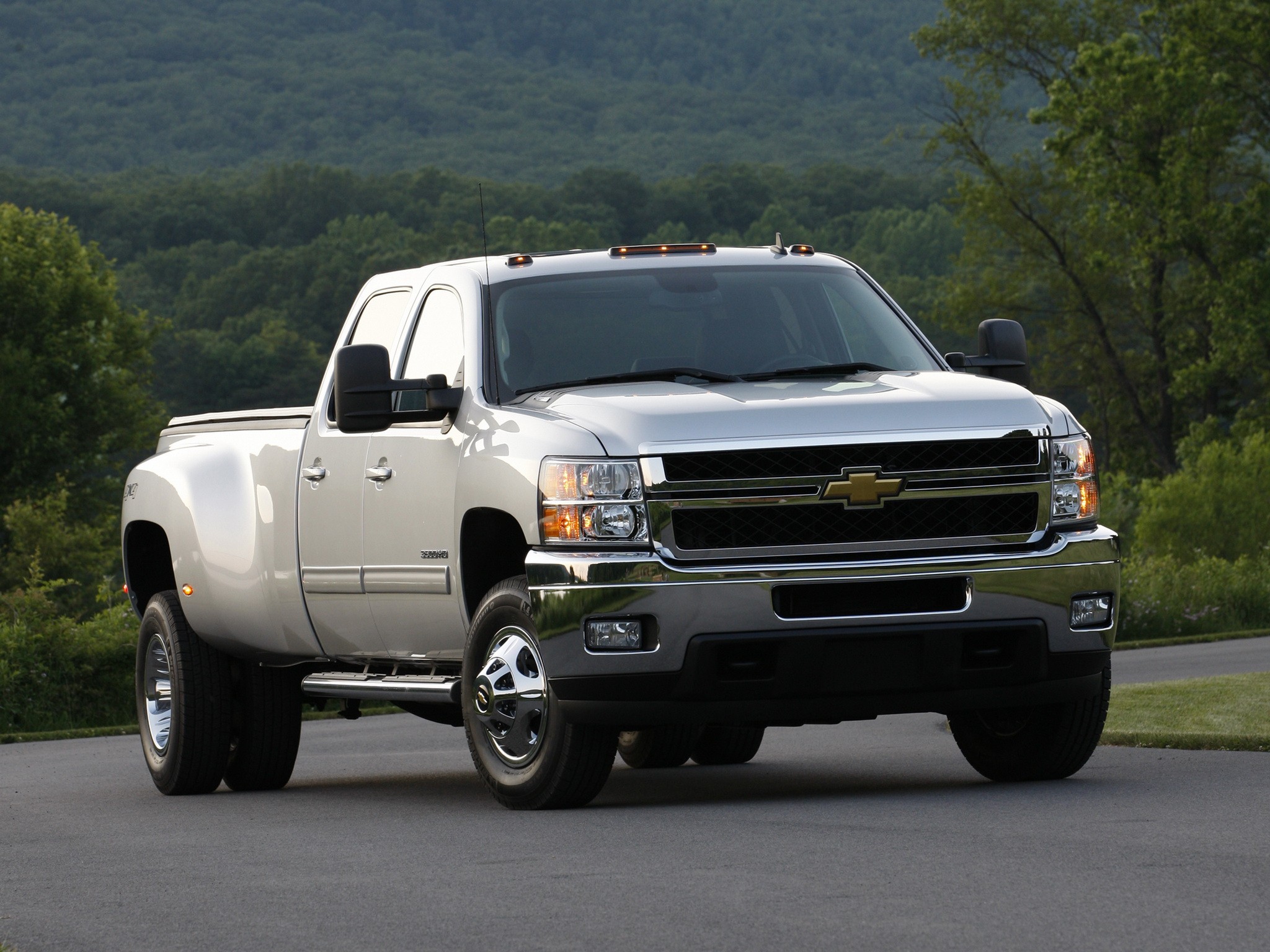 Chevrolet Silverado 3500Hd photo 26