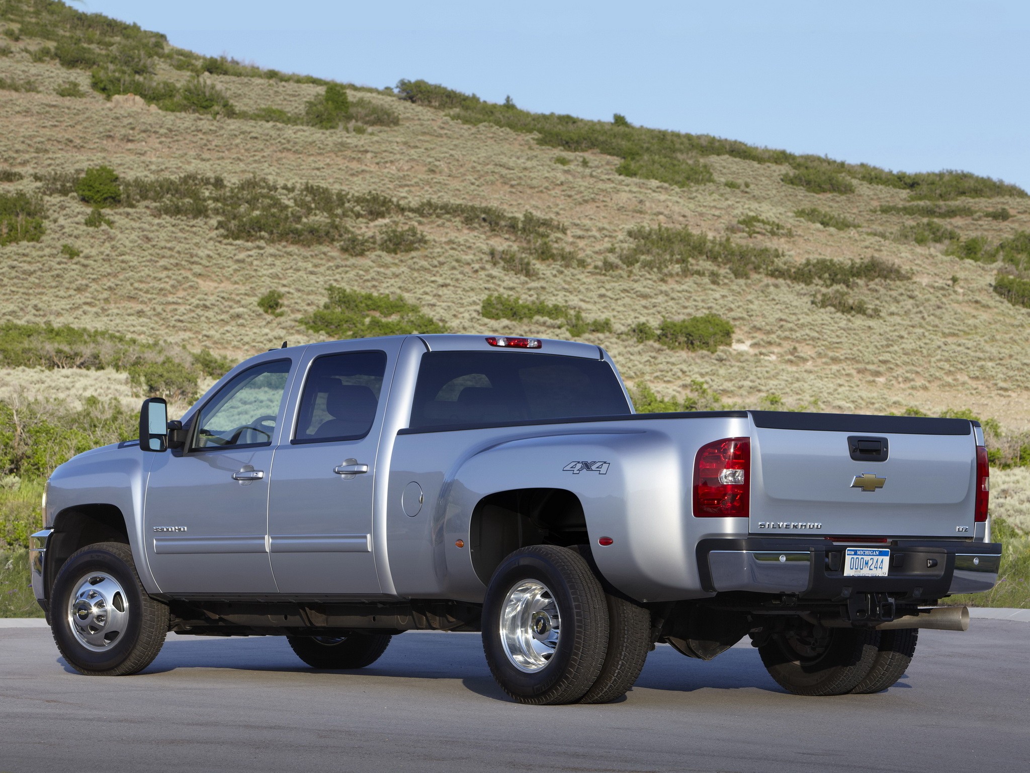 Chevrolet Silverado 3500Hd photo 27