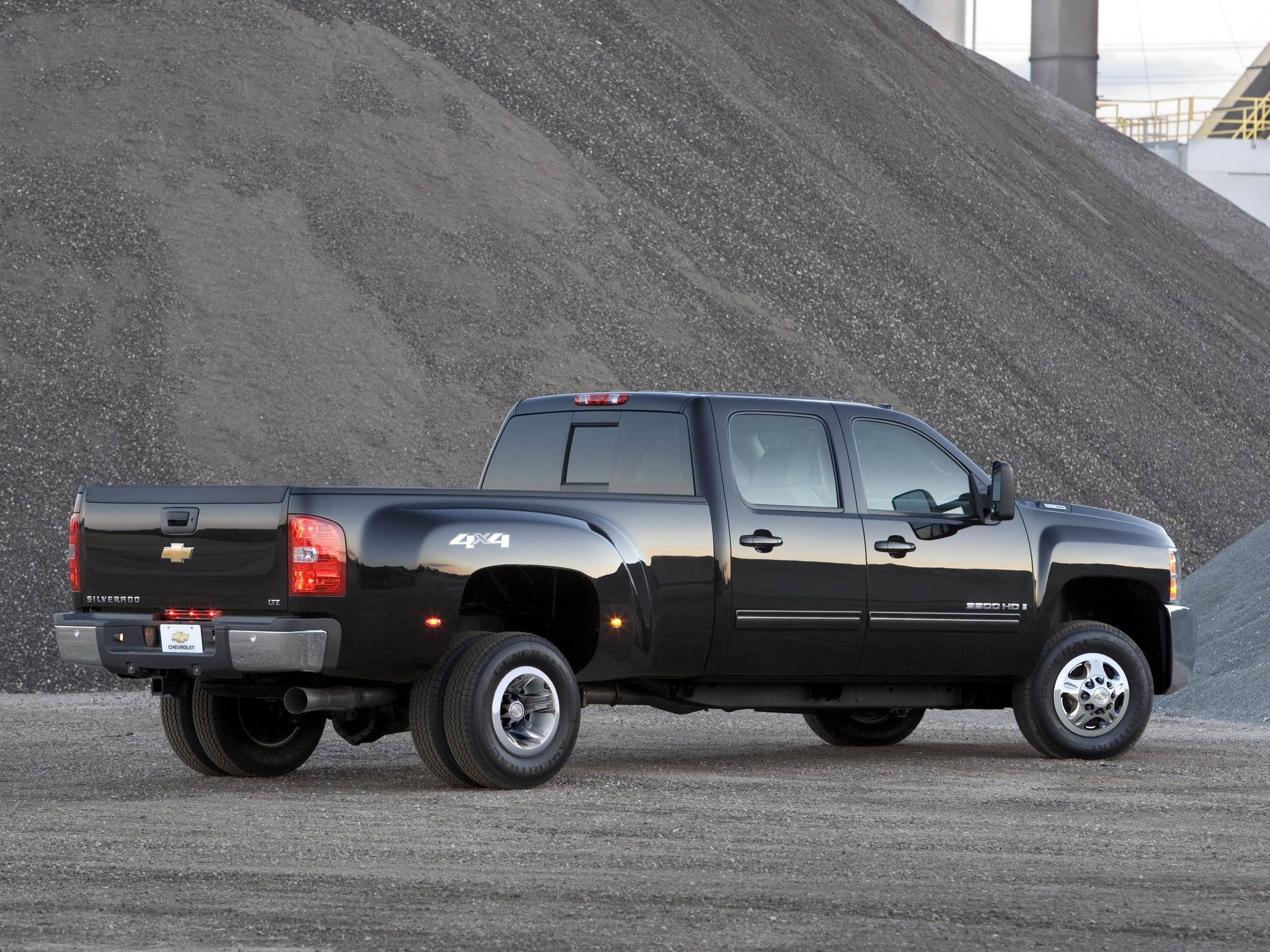 Chevrolet Silverado 3500Hd photo 37