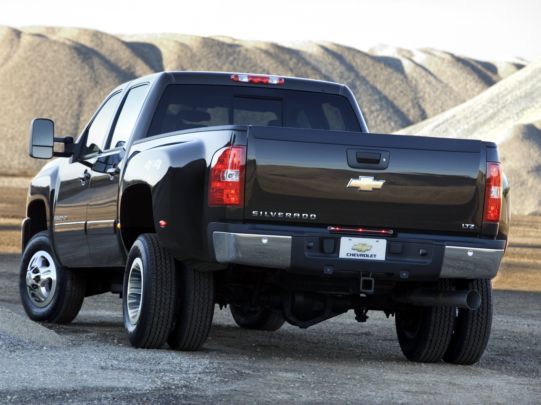 Chevrolet Silverado 3500Hd photo 42