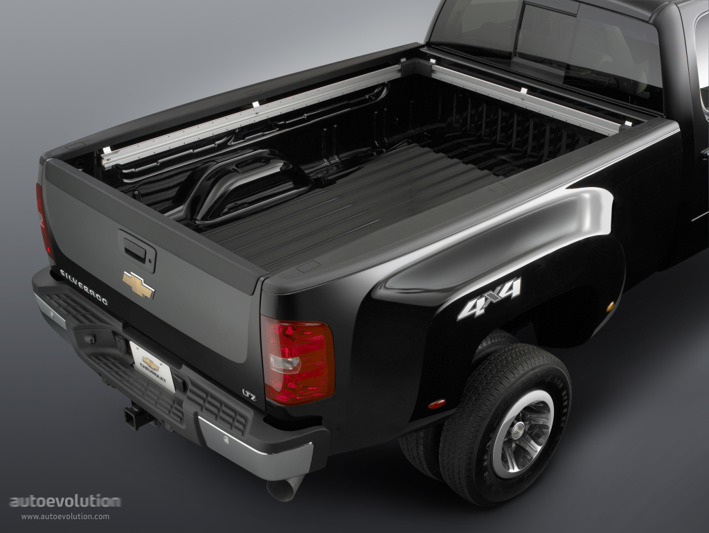 Chevrolet Silverado 3500Hd photo 8