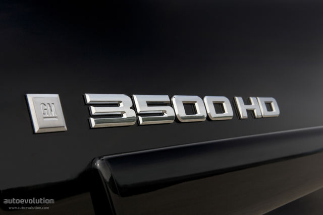 Chevrolet Silverado 3500Hd photo 9