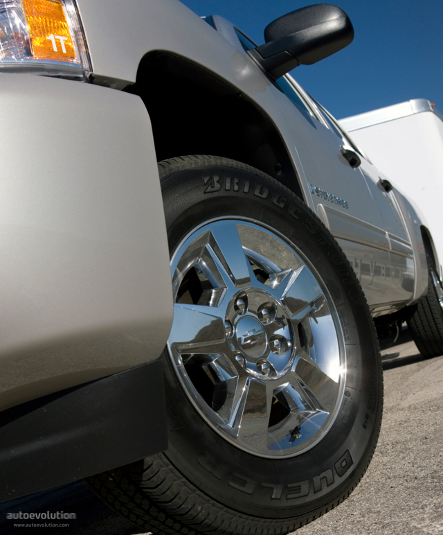 Chevrolet Silverado Hybrid photo 11