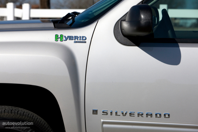 Chevrolet Silverado Hybrid photo 3