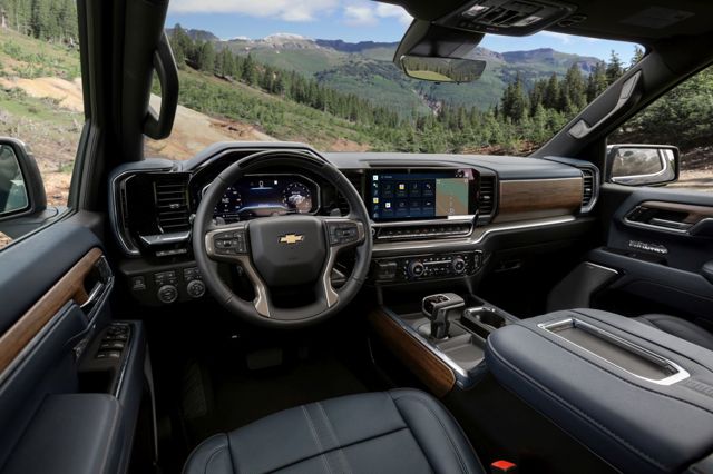 Chevrolet Silverado photo 14