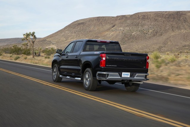 Chevrolet Silverado photo 10