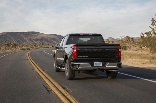 Chevrolet Silverado photo 12