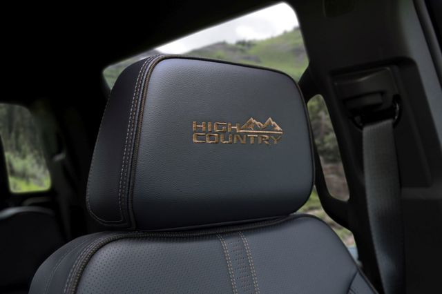 Chevrolet Silverado photo 20