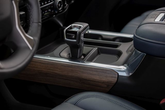 Chevrolet Silverado photo 21