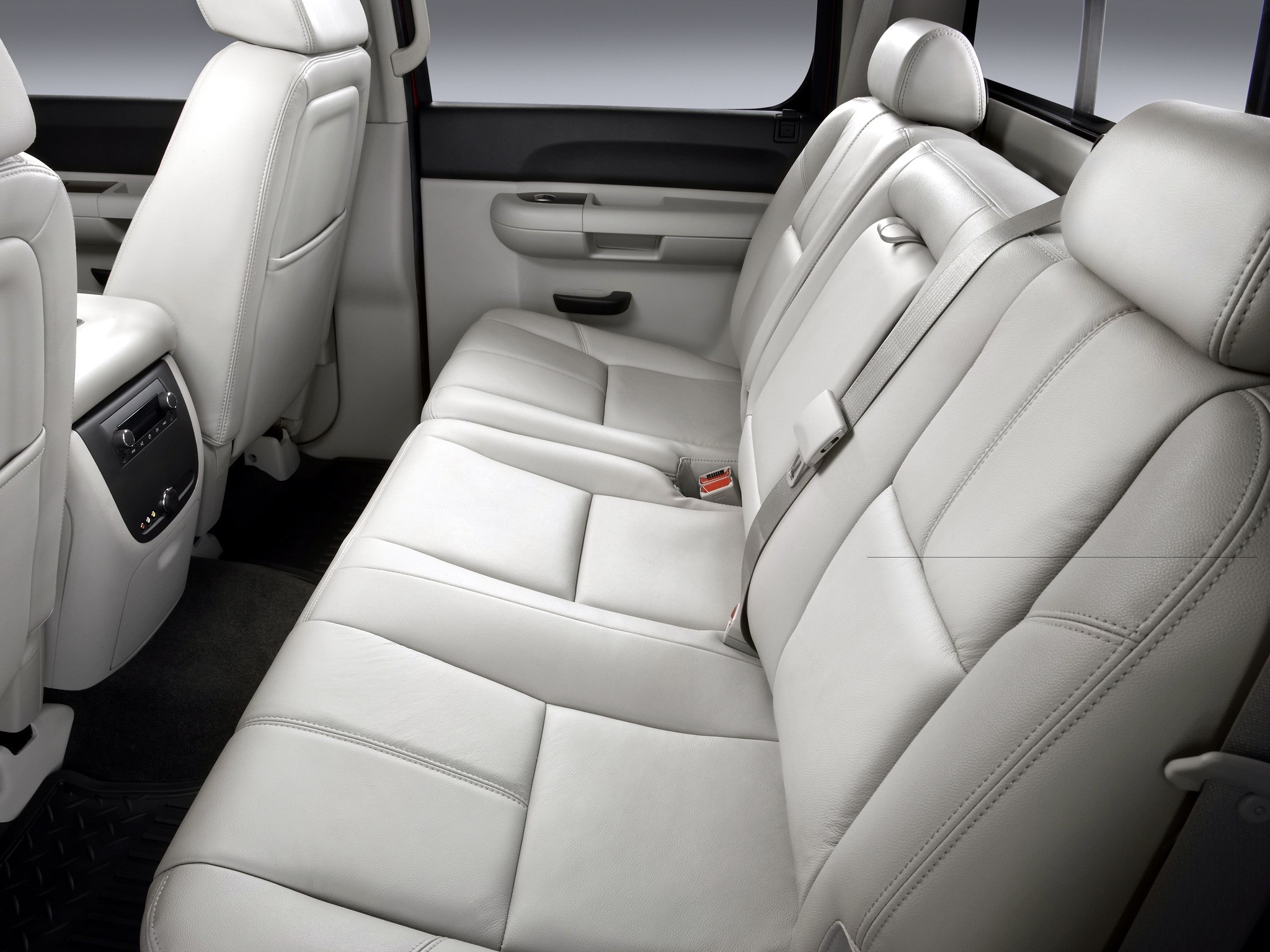 Chevrolet Silverado photo 26