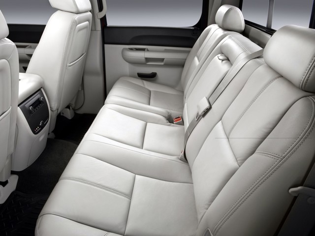 Chevrolet Silverado photo 26