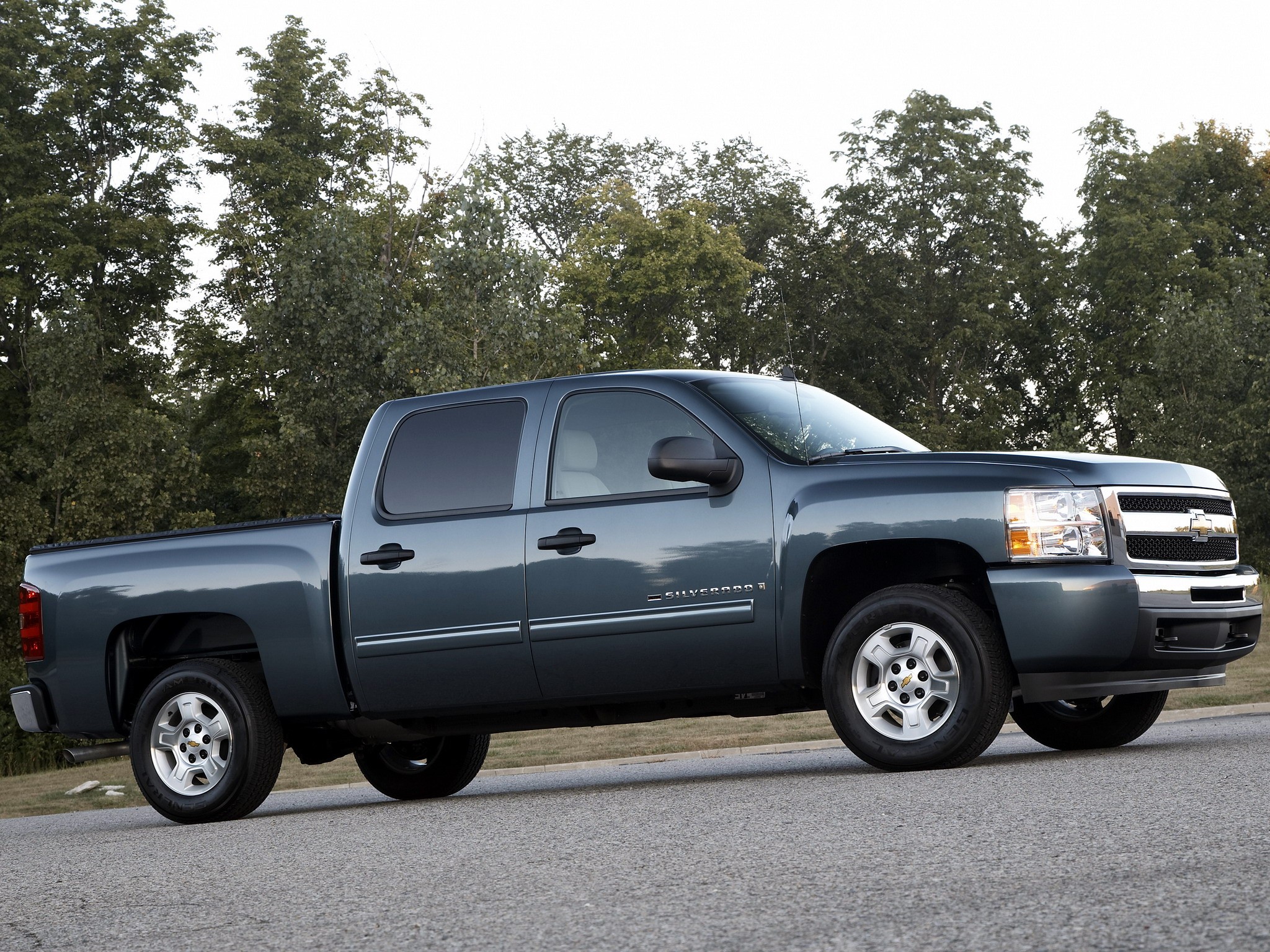 Chevrolet Silverado photo 14