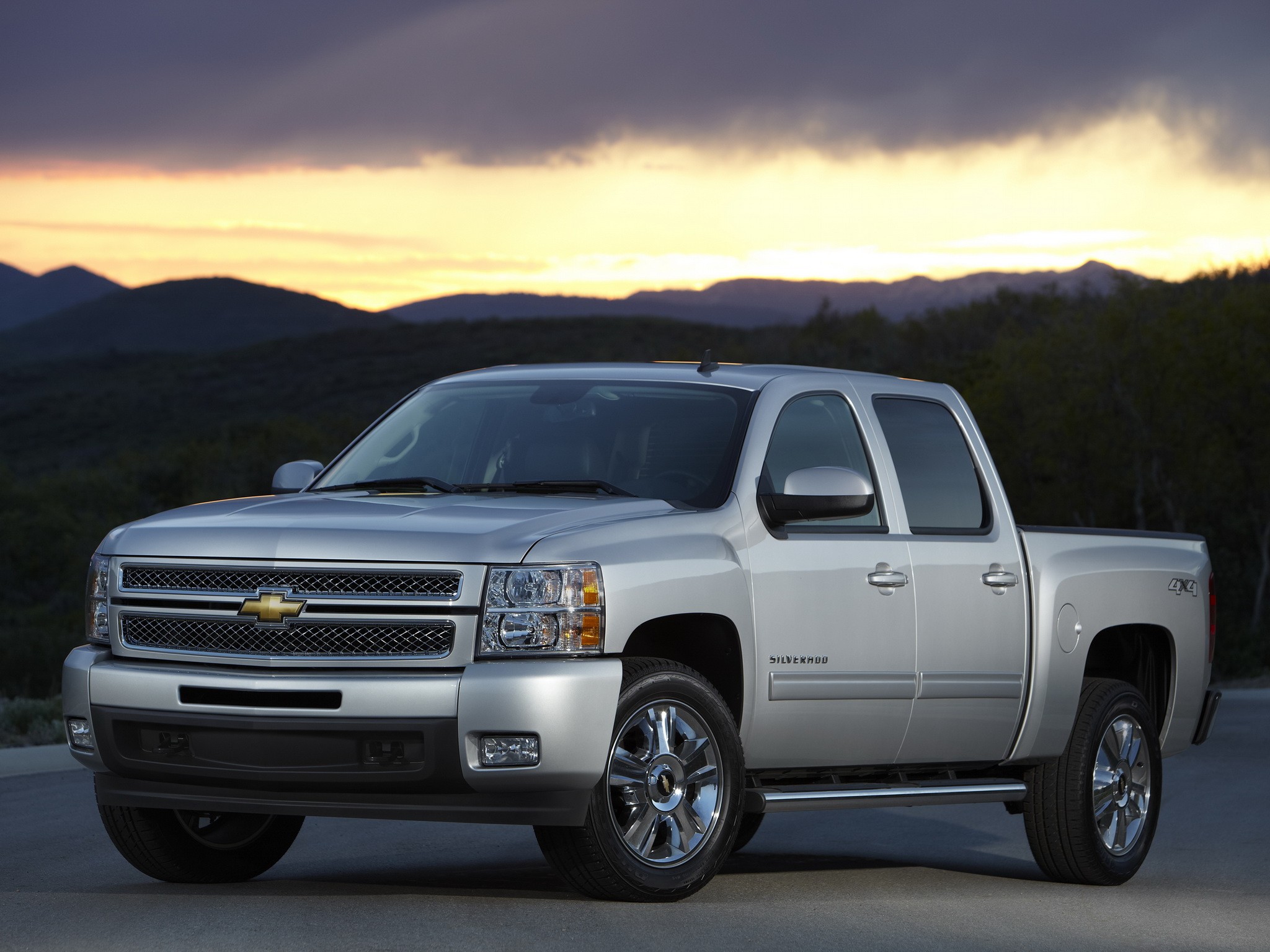 Chevrolet Silverado photo 18