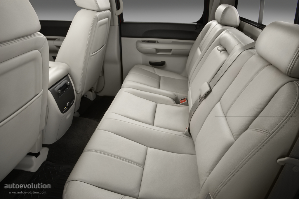 Chevrolet Silverado photo 22