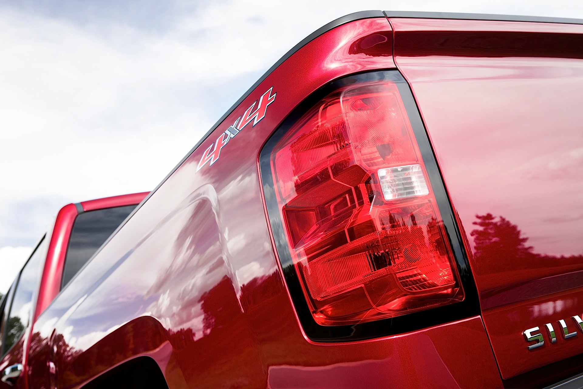 Chevrolet Silverado photo 14