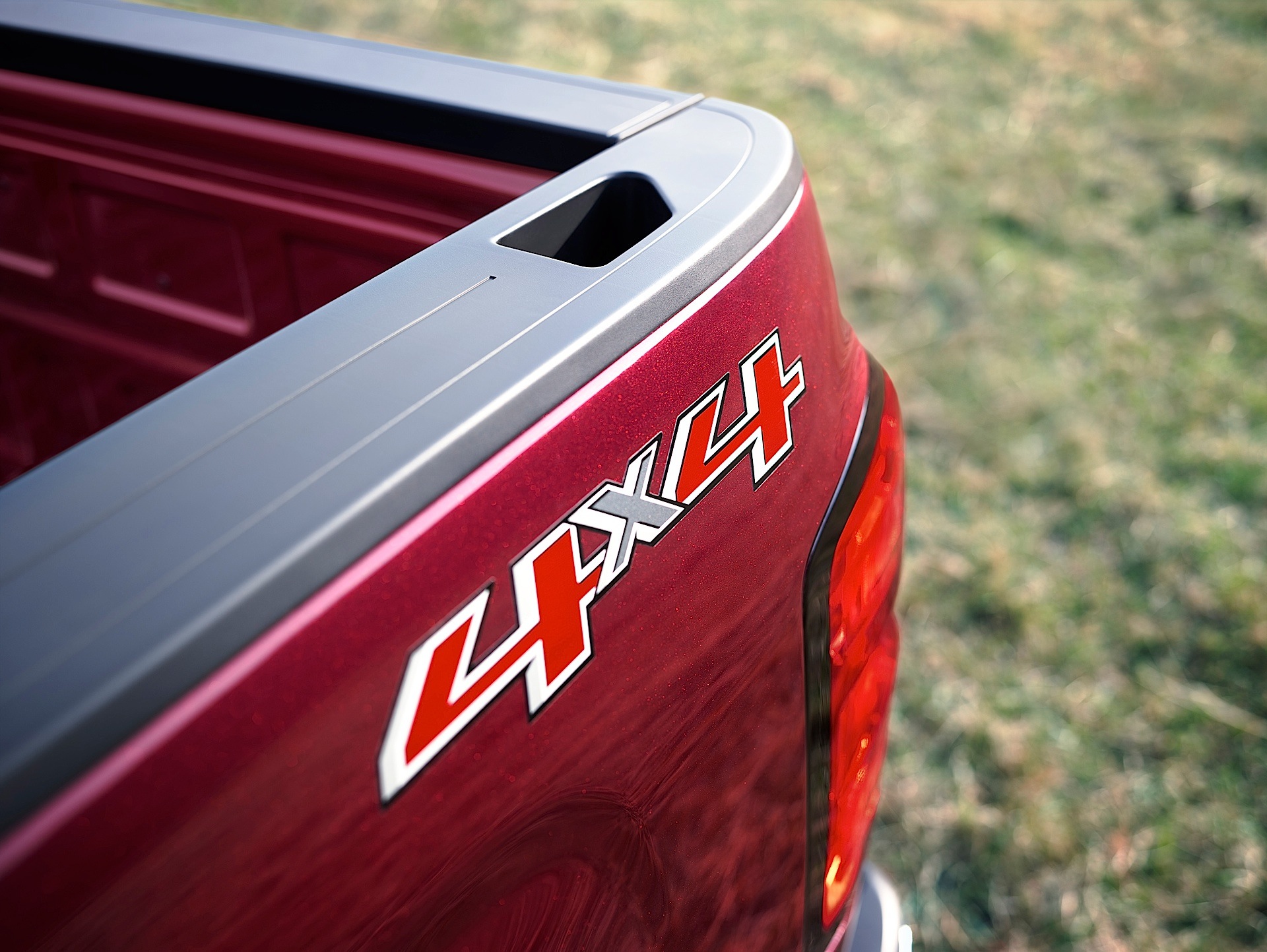 Chevrolet Silverado photo 15