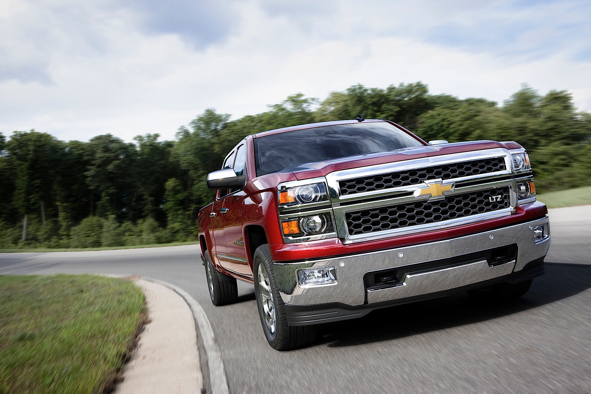 Chevrolet Silverado photo 9
