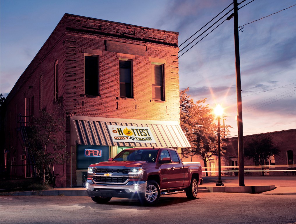 Chevrolet Silverado photo 11