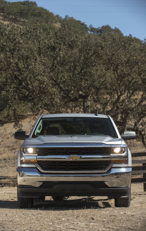 Chevrolet Silverado photo 23