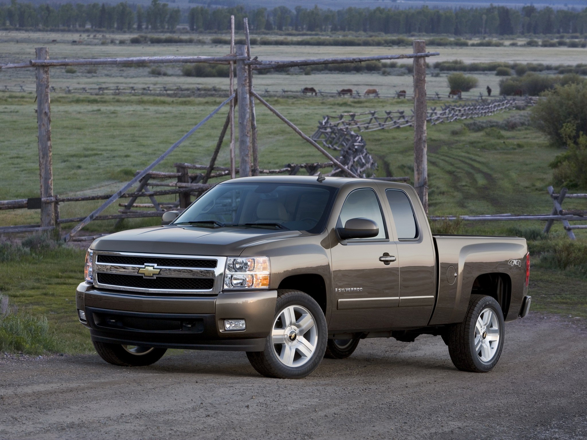 Chevrolet Silverado photo 8